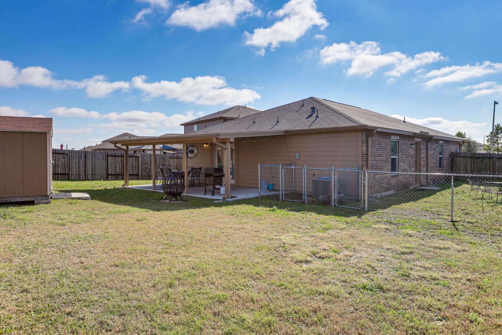 Texas Gulf Coast Home Fire Pit, 12 Mi To Beach! Santa Fe Exterior photo